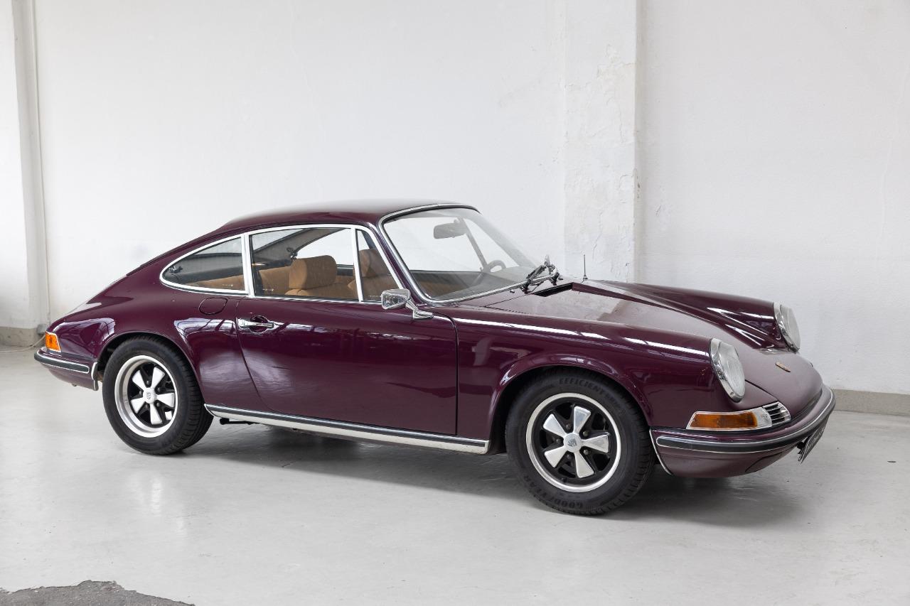 PORSCHE 911 2.4 T Ölklappe - 1972 LesAnciennes.com