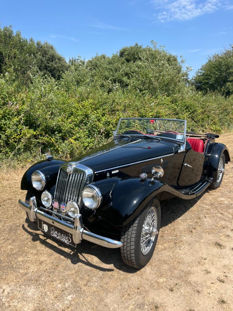 MG TF Roadster - 1955 LesAnciennes.com