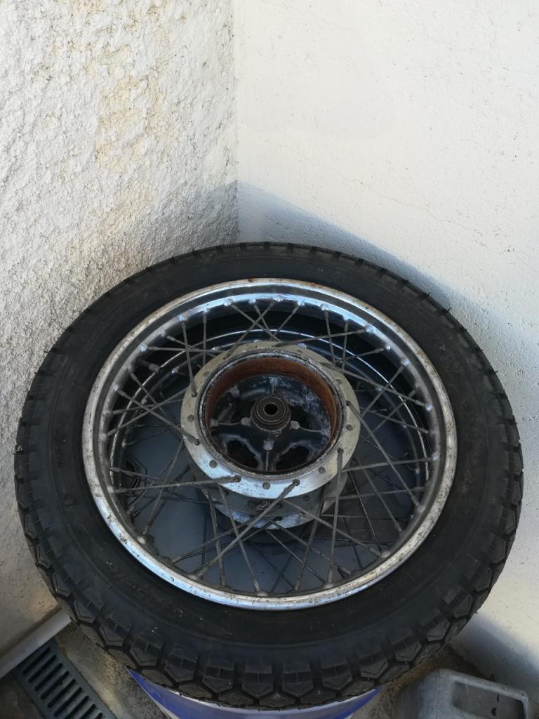 Roues YAMAHA 125 YA5 125 YA 5 LesAnciennes.com