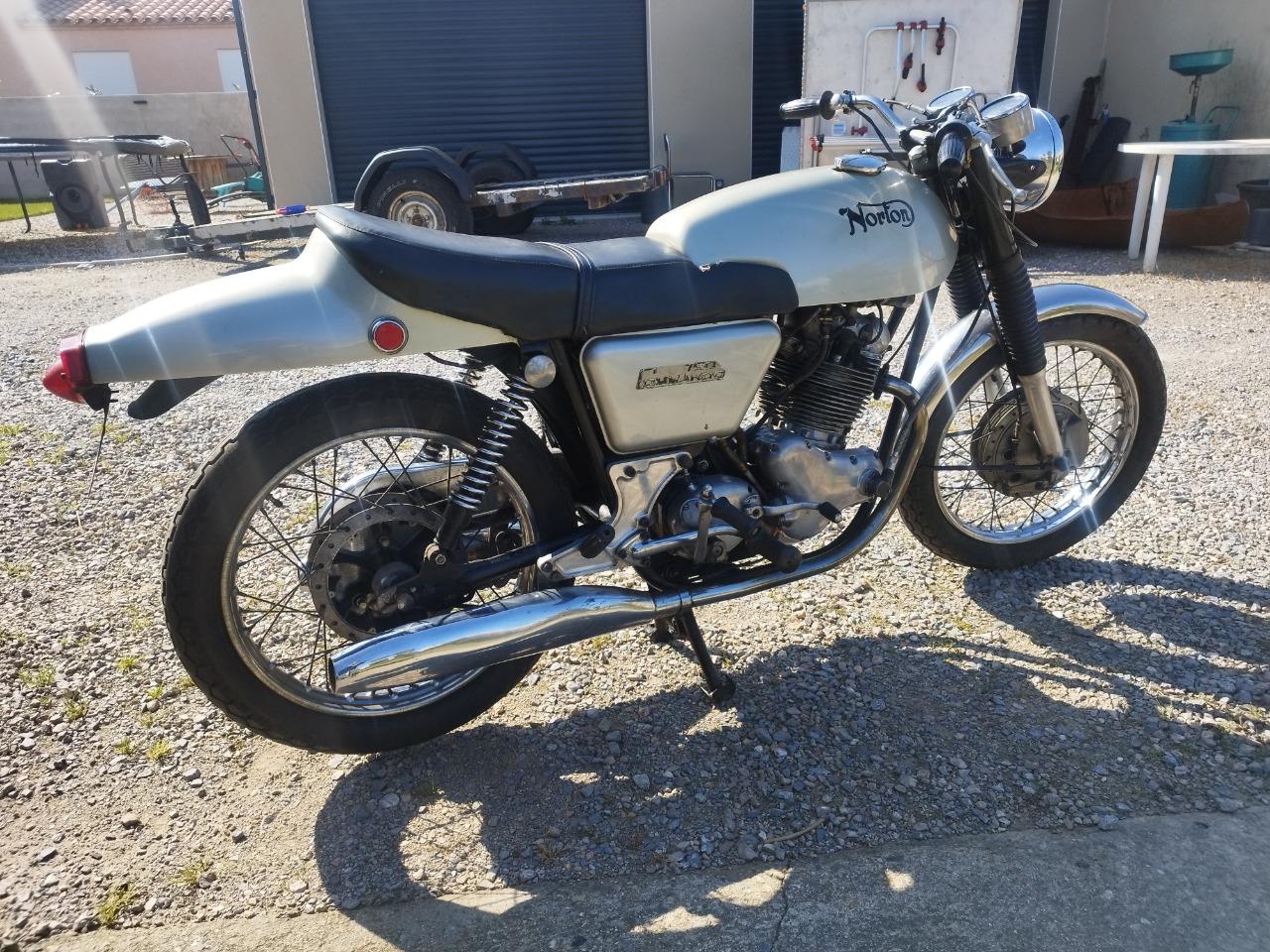NORTON Commando 750 - 1969 LesAnciennes.com