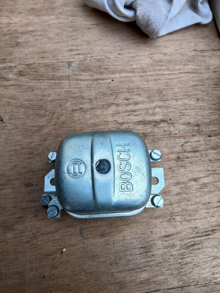 Regulateur PORSCHE 356 LesAnciennes.com