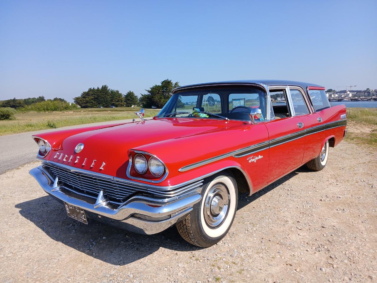 CHRYSLER New Yorker town & country - 1957 LesAnciennes.com