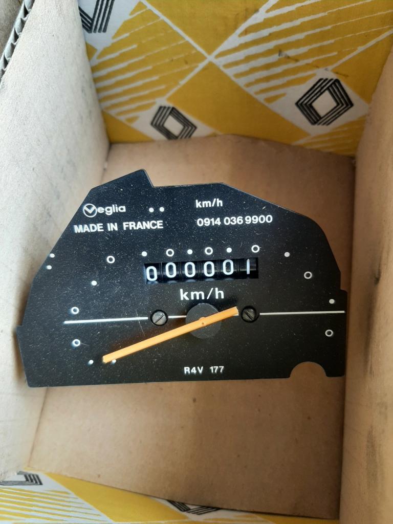Compteur RENAULT 4 (R4) LesAnciennes.com