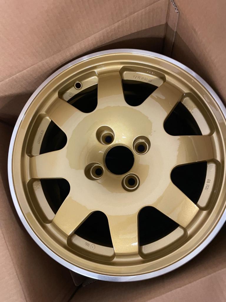 4 jantes neuves clio williams LesAnciennes.com