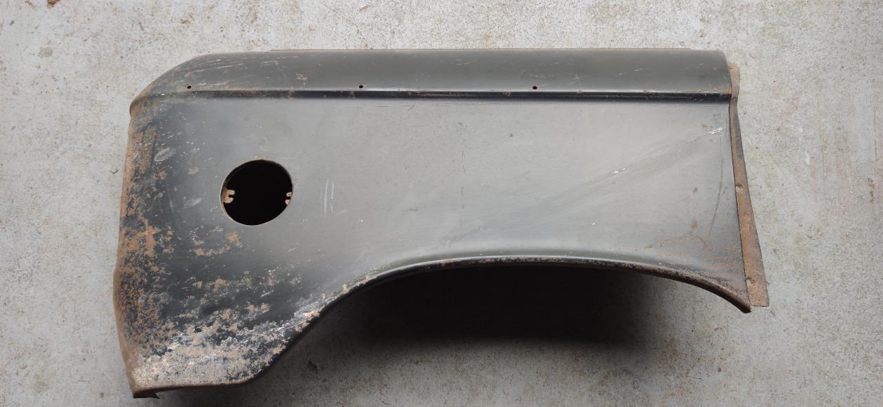Aile arrière droite PEUGEOT 204 304 break LesAnciennes.com