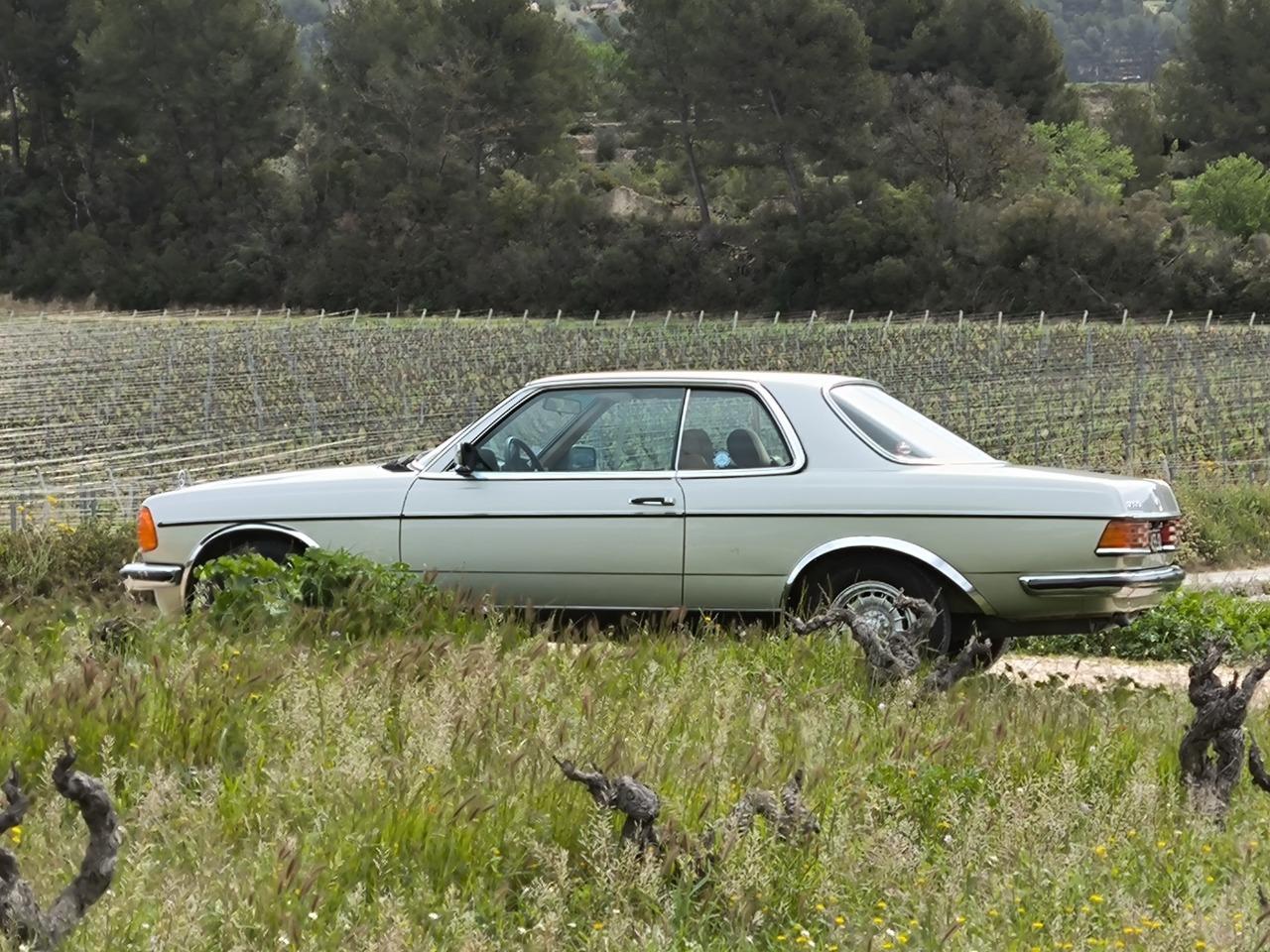 MERCEDES 230 CE - 1985 LesAnciennes.com