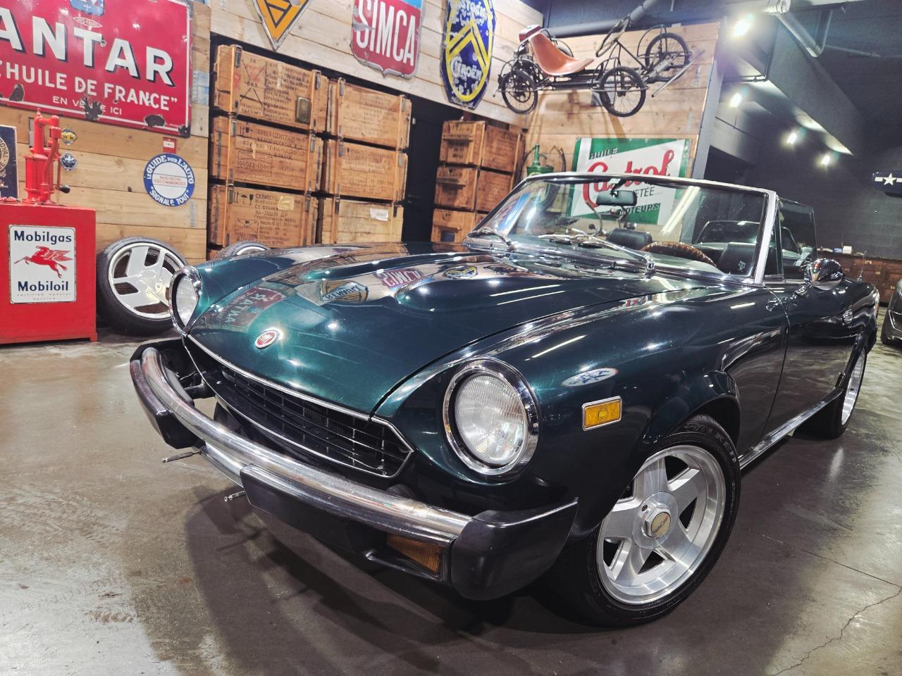 FIAT 124 Spider 2.0 injection - 1982 LesAnciennes.com