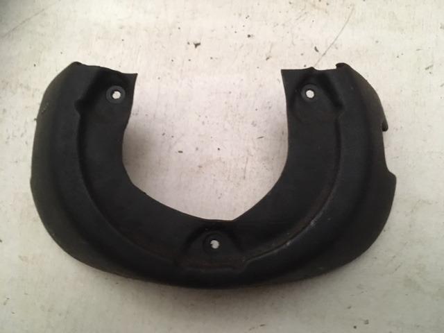 Cache sous volant VOLVO P1800 LesAnciennes.com