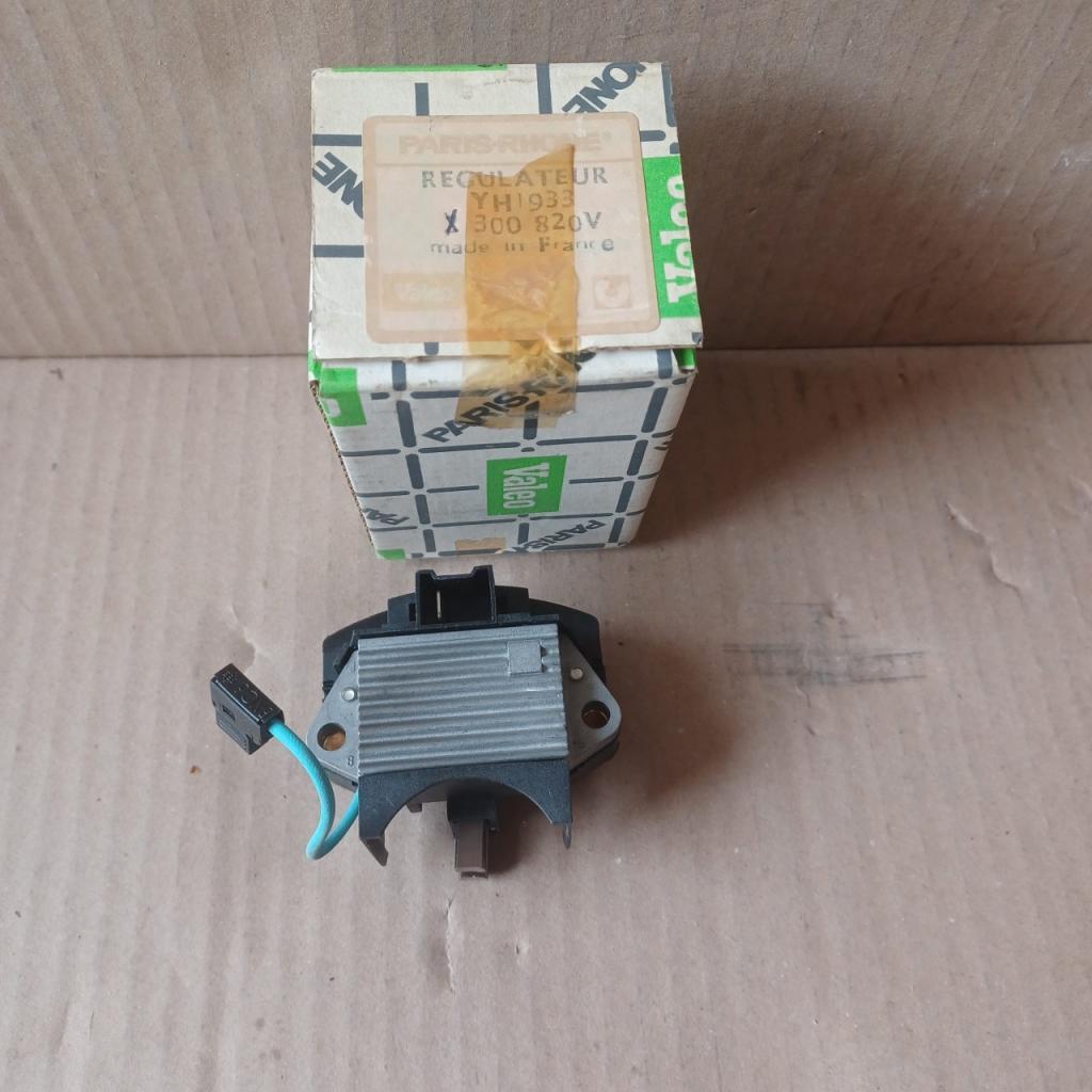 Régulateur alternateur 104 205 304 305 405 504 505 LesAnciennes.com