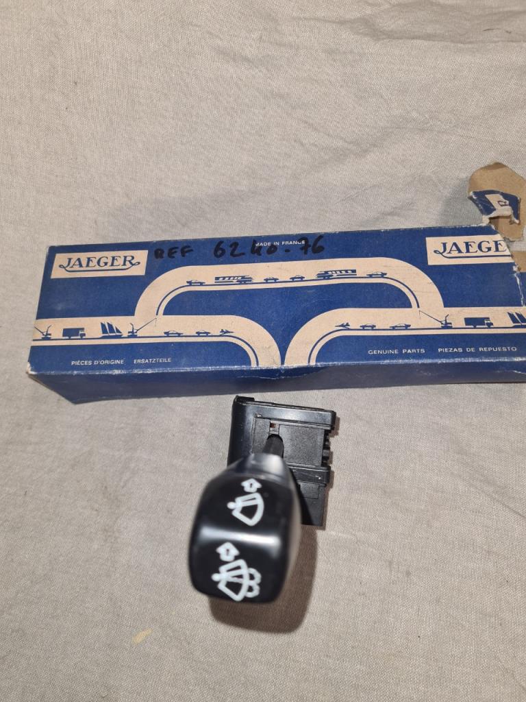 Commodo PEUGEOT peugeot LesAnciennes.com