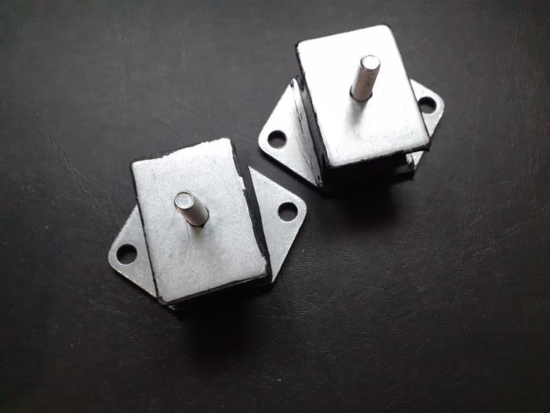 Supports moteur PEUGEOT 404 LesAnciennes.com