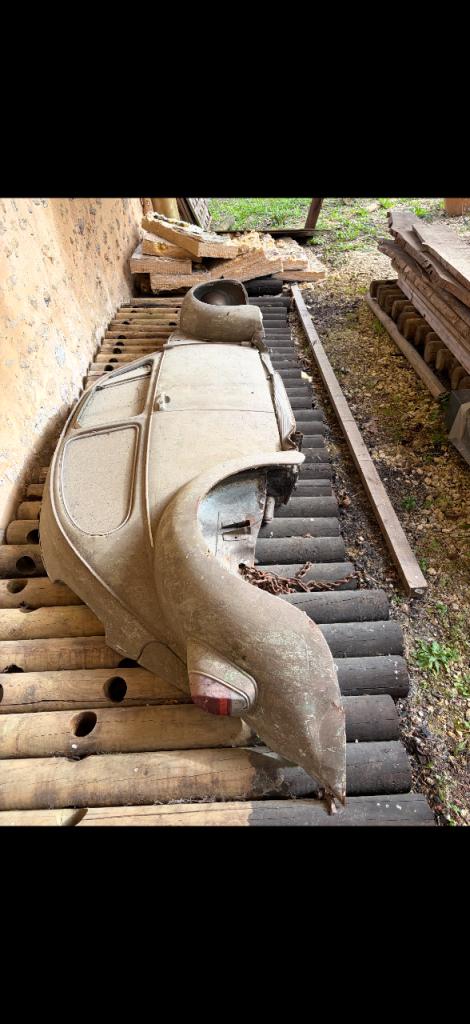 VW Coccinelle murale LesAnciennes.com