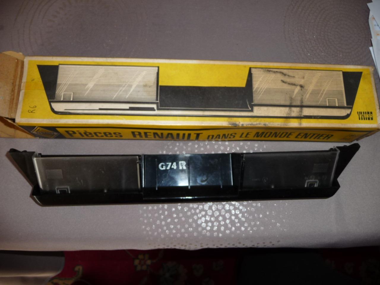 Cabochon+platine plaque immat RENAULT 6 LesAnciennes.com