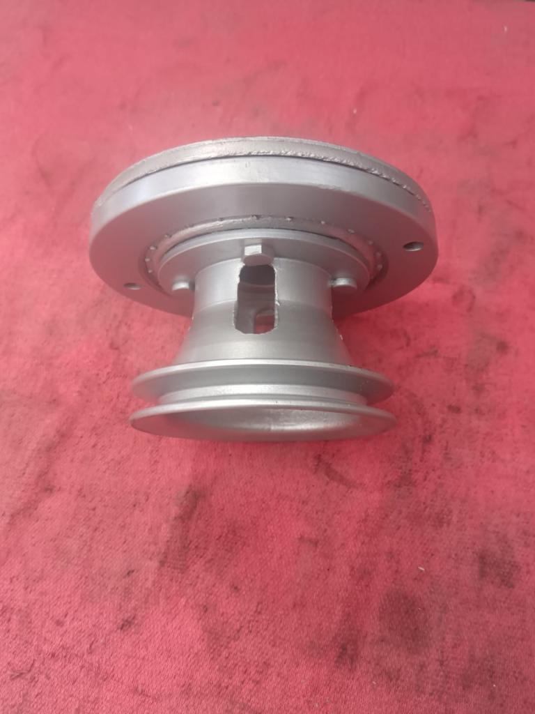 Poulie de vilebrequin pour Maserati Mistral 4000 LesAnciennes.com
