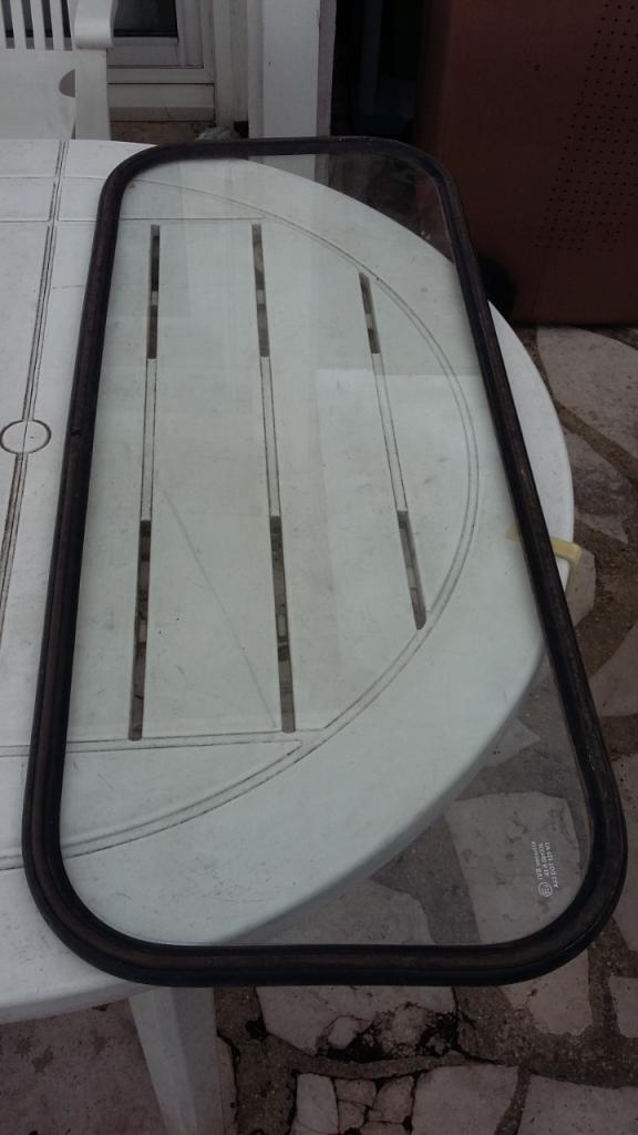 Lunette arrière CITROEN 2CV 6 LesAnciennes.com