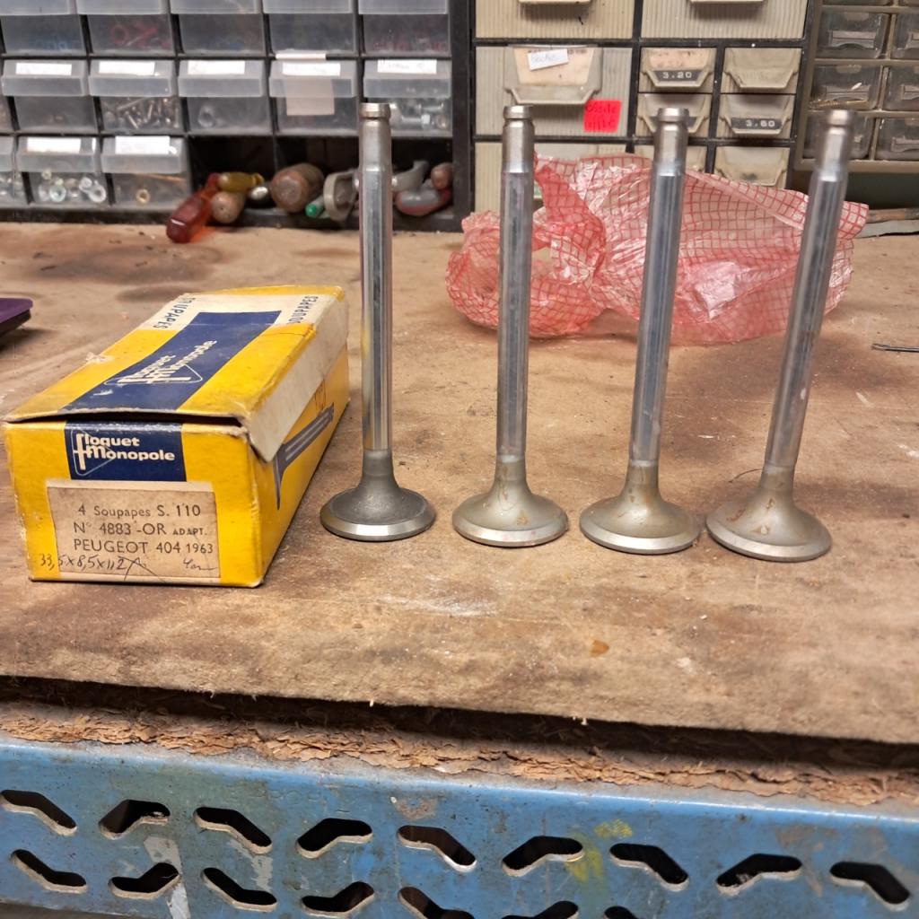 4 soupapes PEUGEOT 404 39,5x8,5x112mm neuves LesAnciennes.com