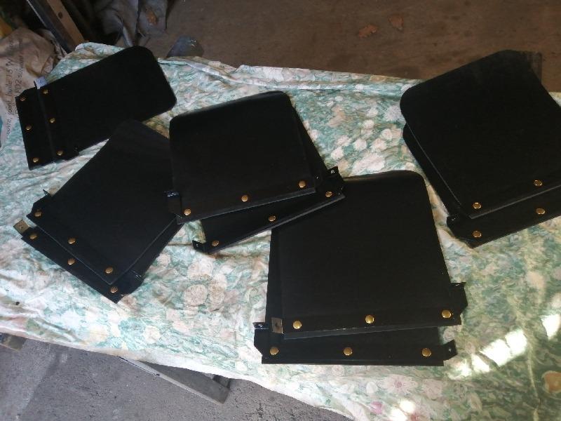 Bavettes RENAULT Juvaquatre LesAnciennes.com