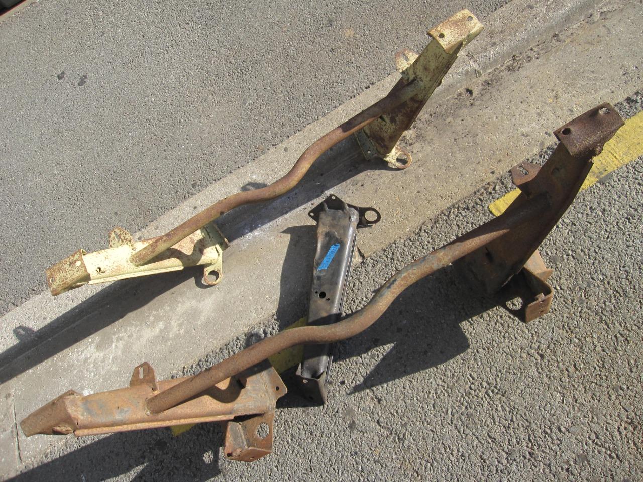 Support de pare chocs CITROEN Traction LesAnciennes.com