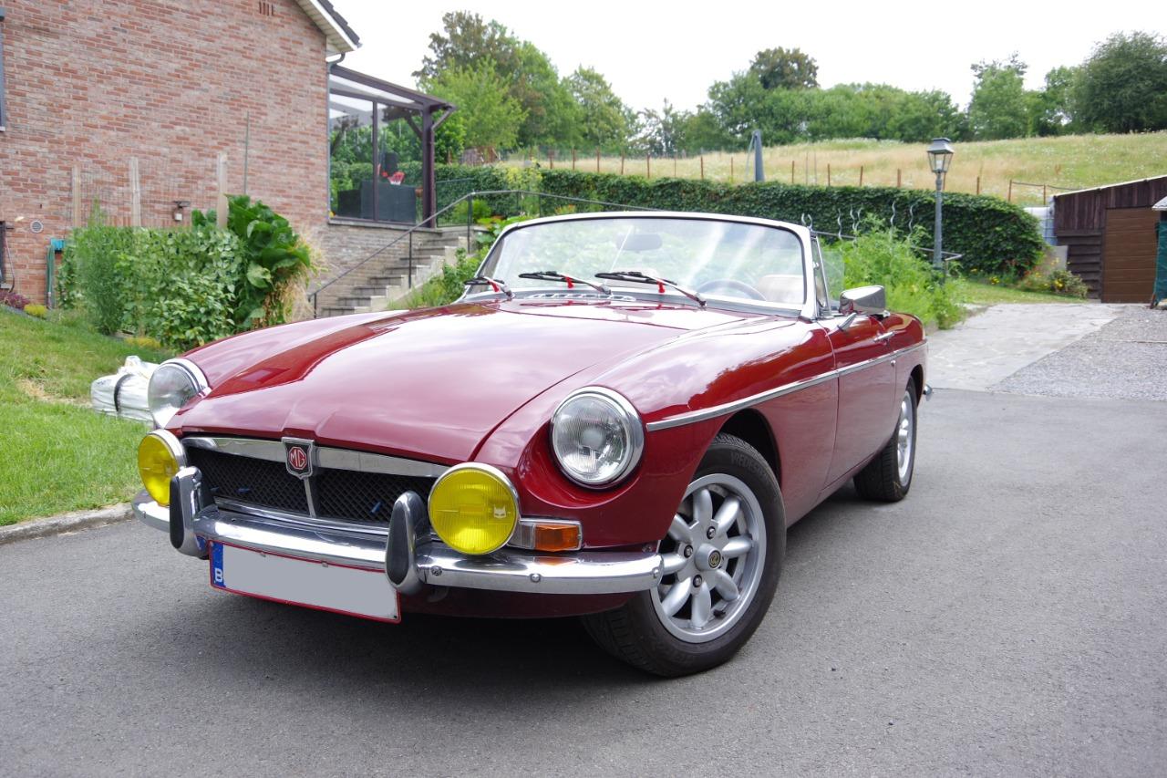 MG MGB Cabriolet - 1973 LesAnciennes.com