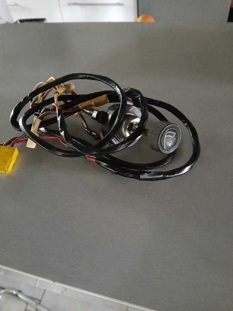 Faisceau PEUGEOT 204 cabriolet LesAnciennes.com