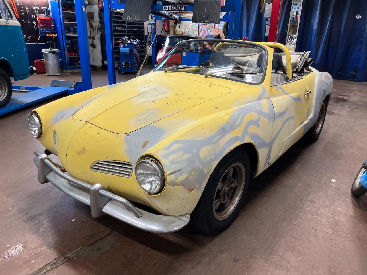 VOLKSWAGEN Karmann Ghia - 1970 LesAnciennes.com