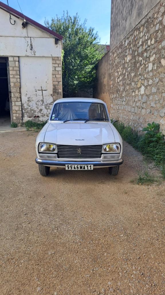 PEUGEOT 304 BERLINE - 1975 LesAnciennes.com