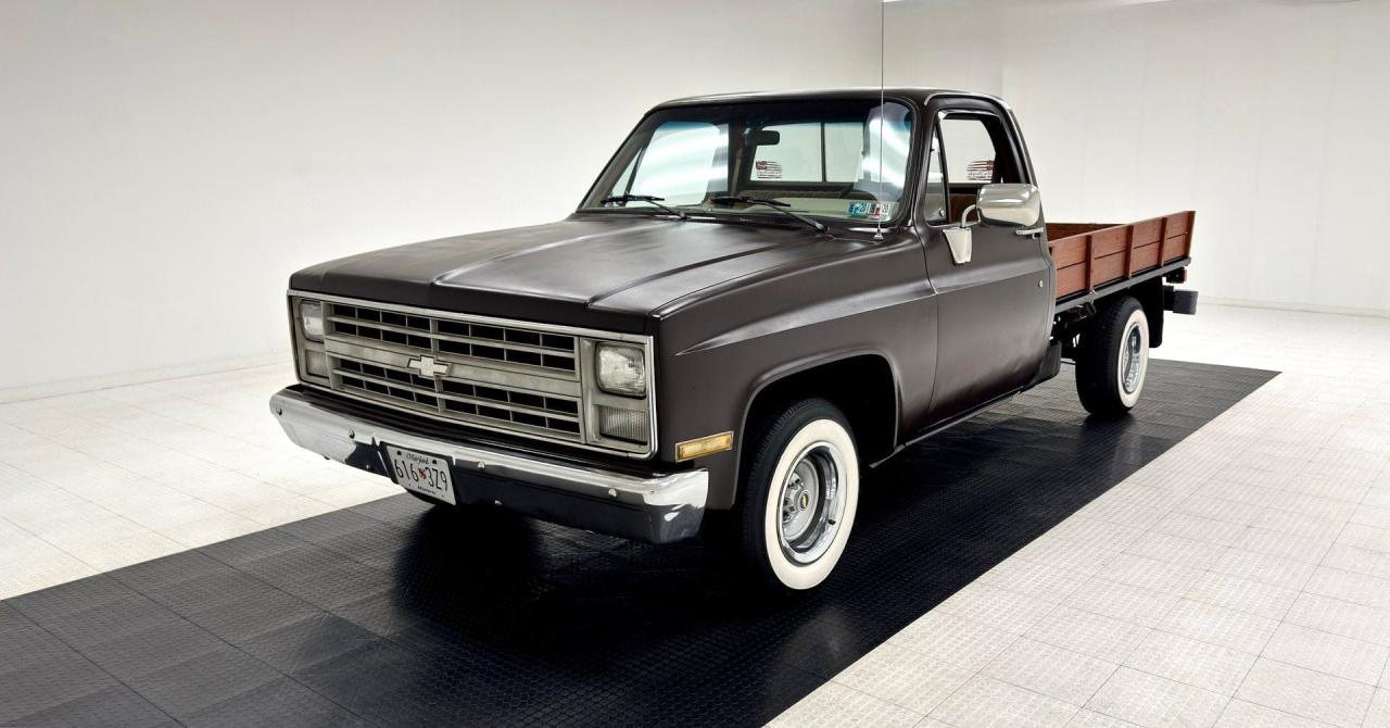 1986 Chevrolet C10 Flatbed Pickup LesAnciennes.com
