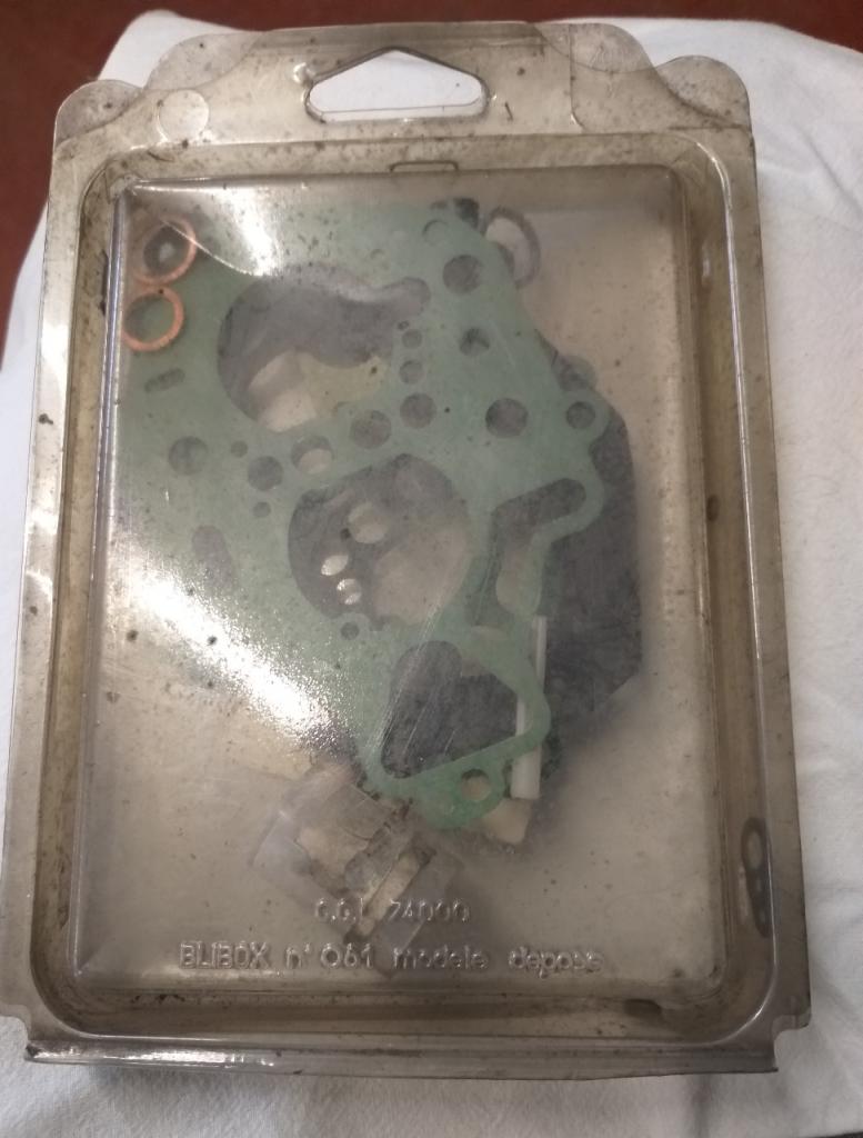 Pochette de joints PEUGEOT 504 LesAnciennes.com