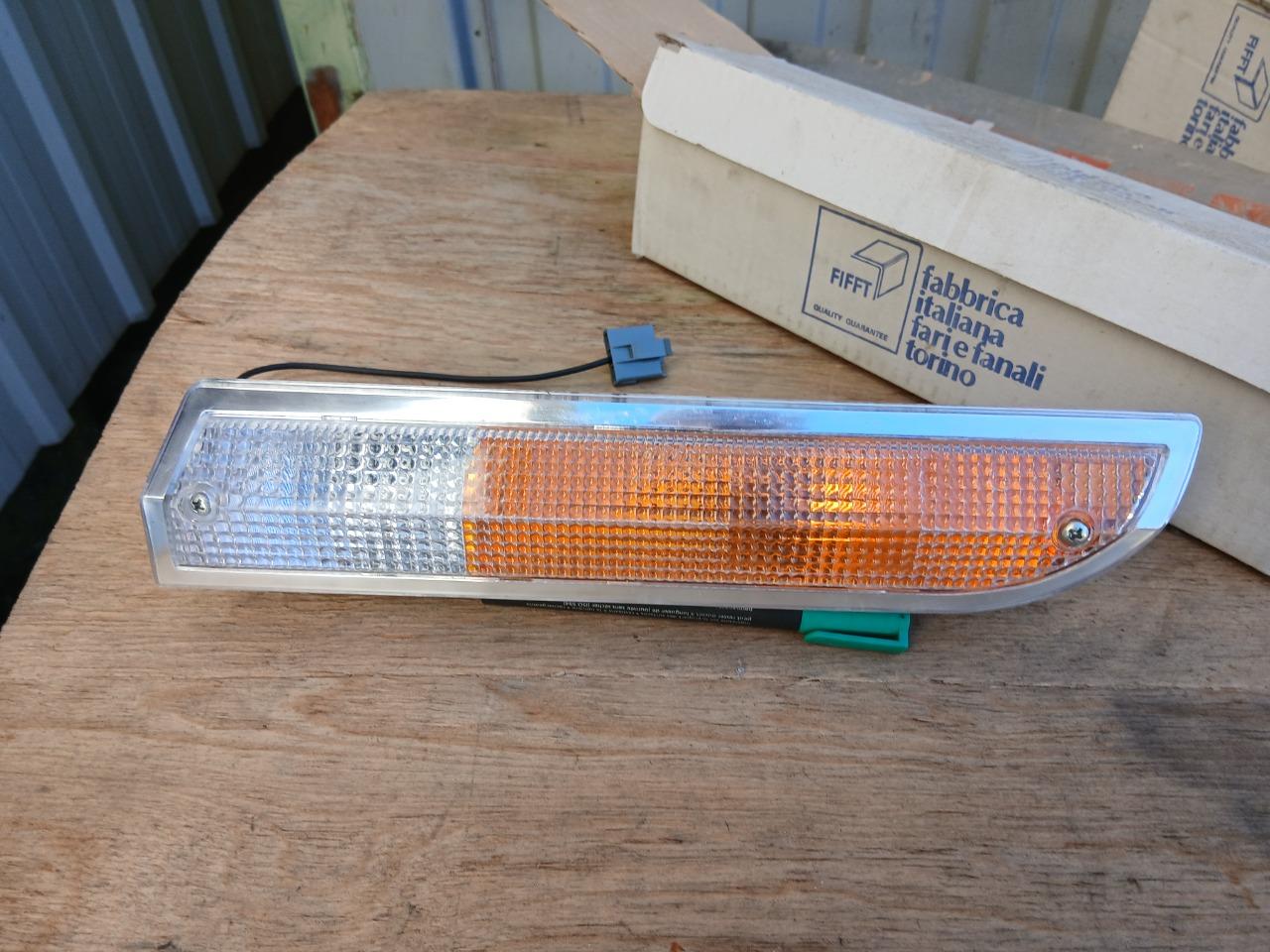 Clignotant PEUGEOT 504 LesAnciennes.com