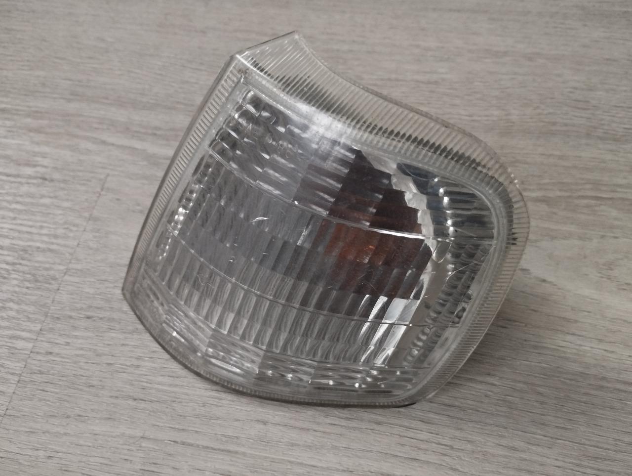 Clignotant Peugeot 405 série 2 LesAnciennes.com