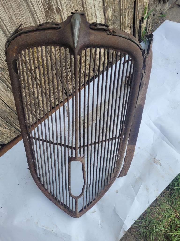 Calandre CITROEN Traction LesAnciennes.com