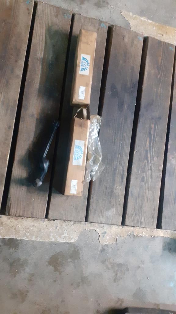 Bras inférieur PEUGEOT 305 Phase 1 LesAnciennes.com