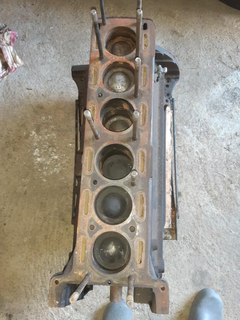 Bloc moteur JAGUAR MK2 3.4 LesAnciennes.com