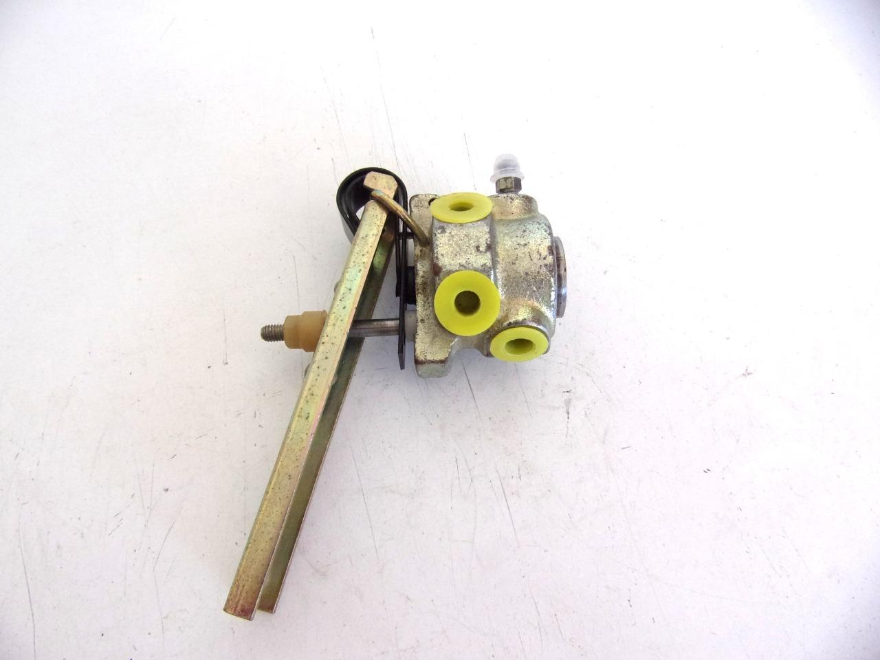 Correcteur Répartiteur Freinage RENAULT 30 TS-TX LesAnciennes.com