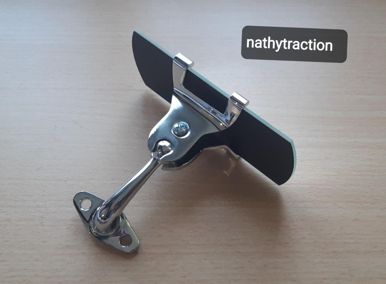 Un rétroviseur intérieur AV 1952 TRACTION MP LesAnciennes.com