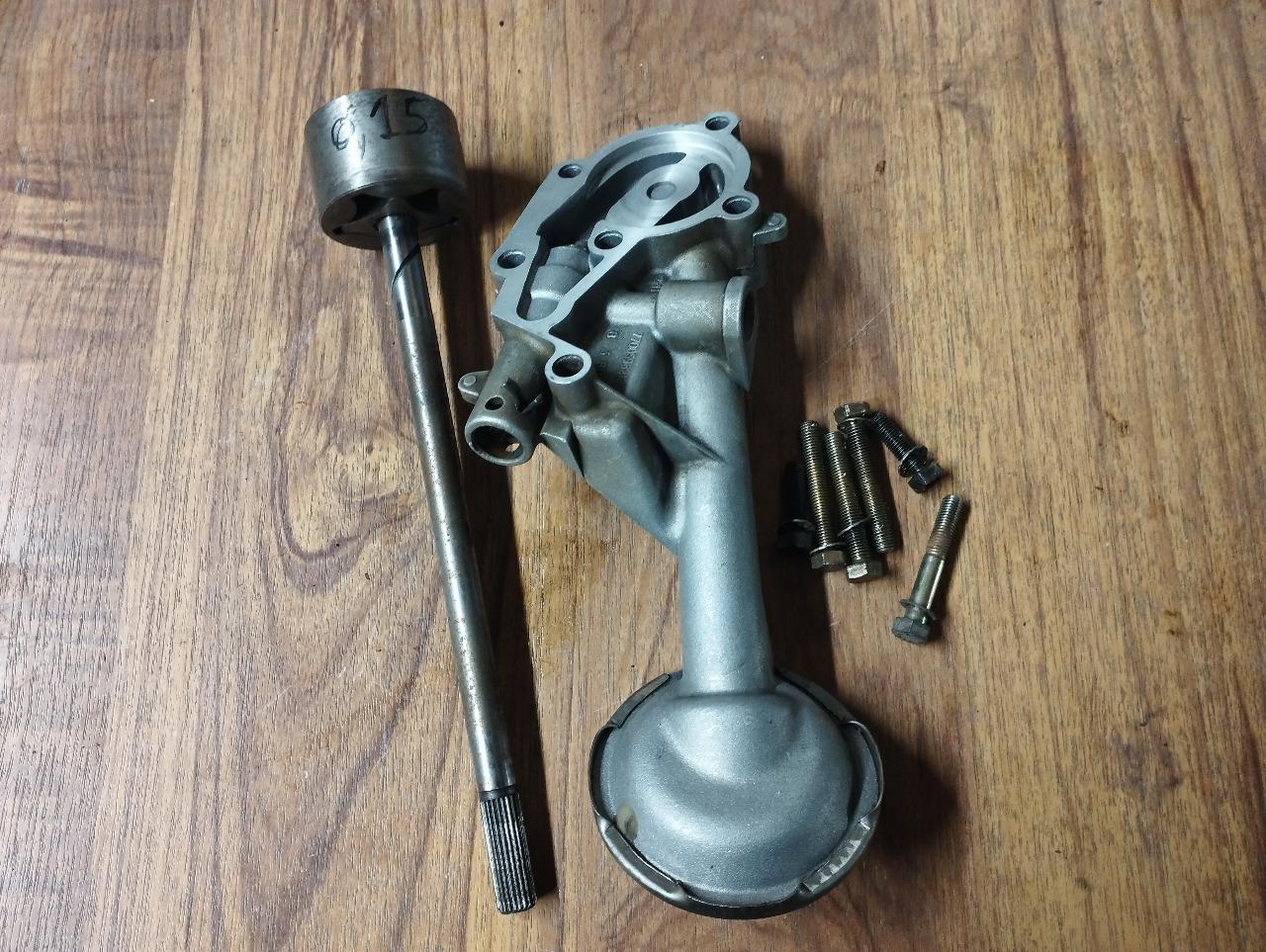 RENAULT 12 (R12) Gordini Alpine pompe a huile LesAnciennes.com