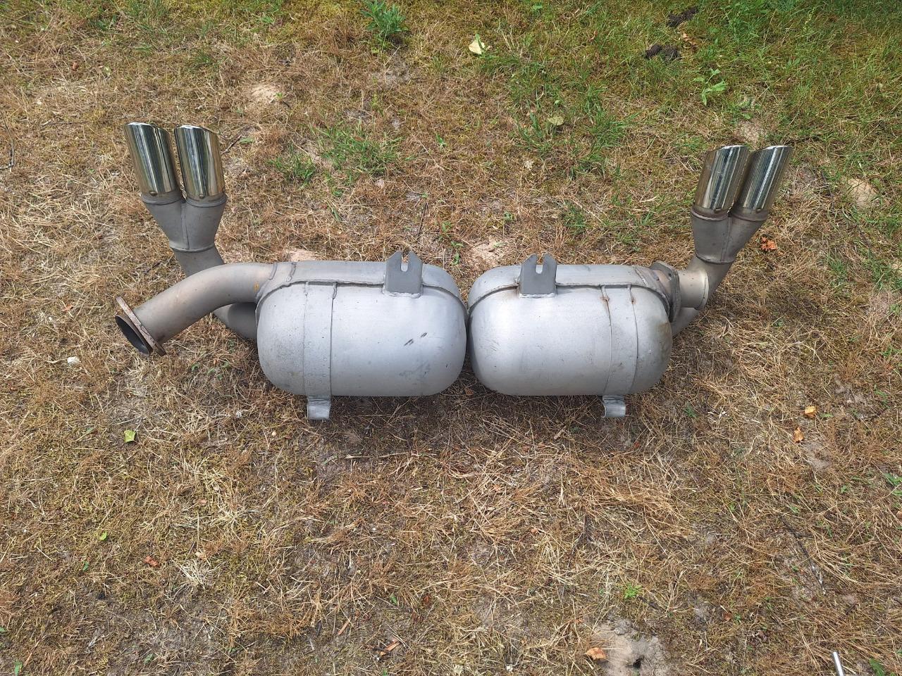 PAIRE SILENCIEUX FERRARI Testarossa LesAnciennes.com