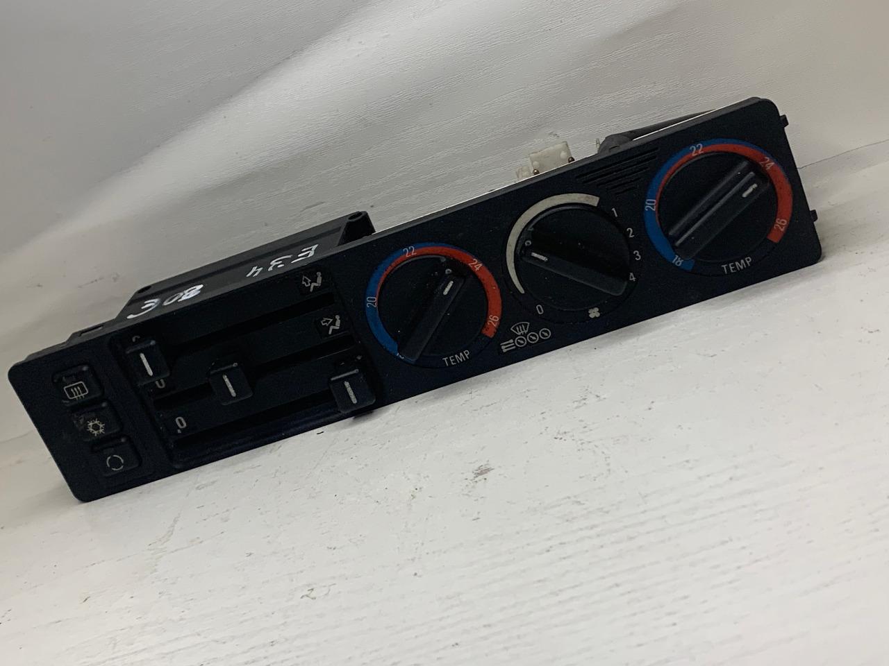 Commande de climatisation BMW E 34 LesAnciennes.com