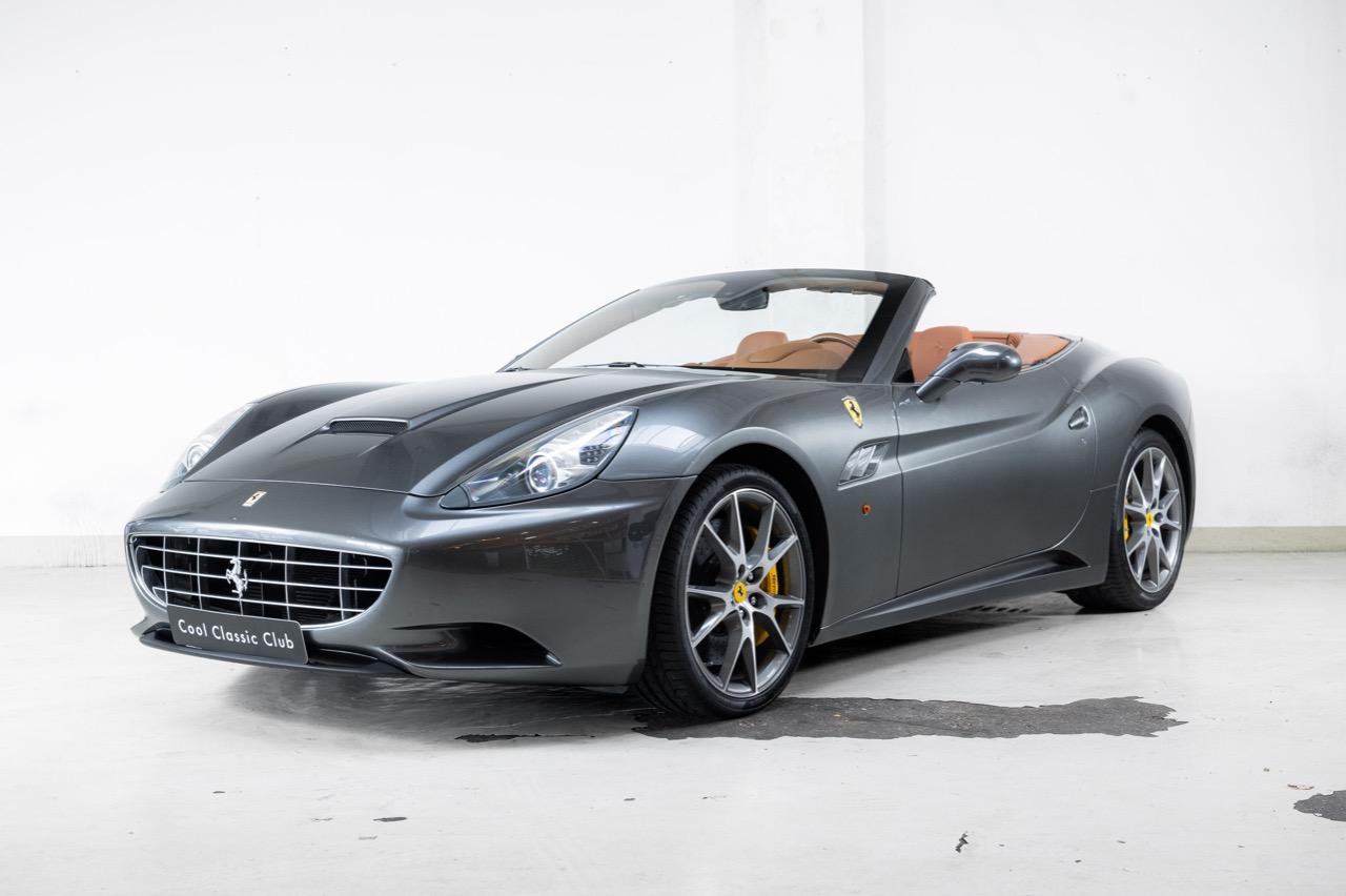 FERRARI California 4.3 V8 LesAnciennes.com