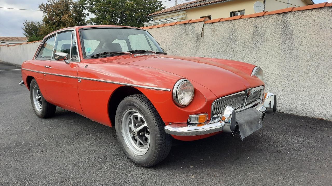 MG MGB GT - 1977 LesAnciennes.com