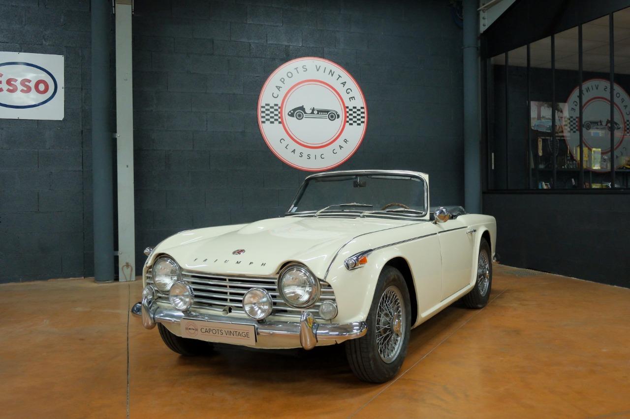 TRIUMPH TR4A IRS - 1966 LesAnciennes.com