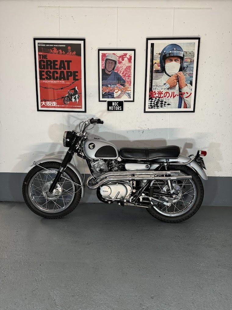 HONDA C77 scrambler - 1965 LesAnciennes.com