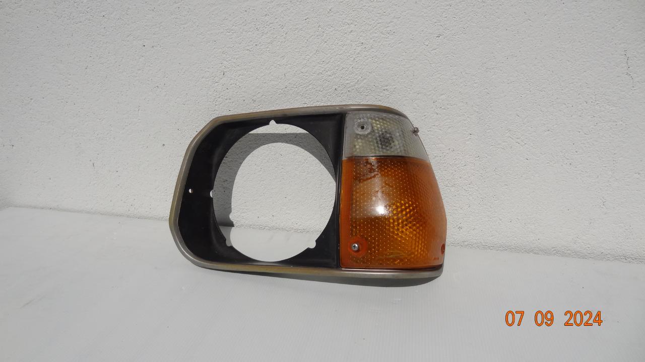 Lunette MAZDA 323 LesAnciennes.com