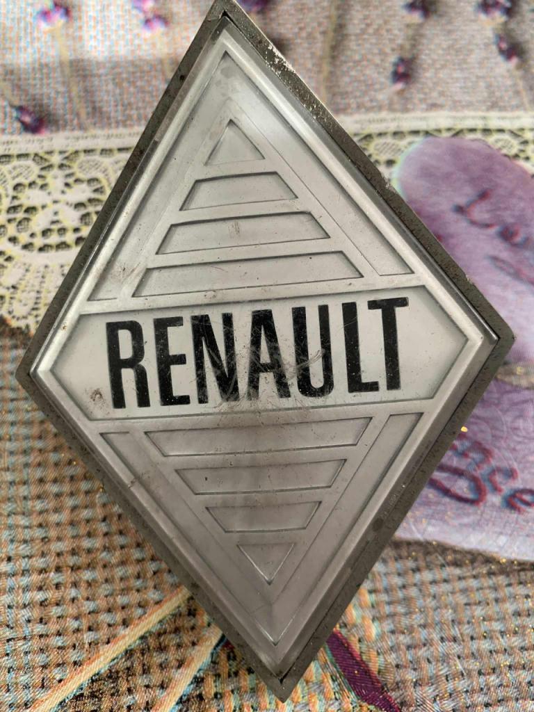 Pièces RENAULT 4L (R4L) INSIGNE 4L LesAnciennes.com
