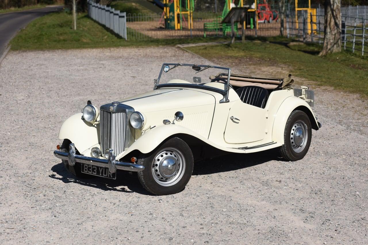1953 MG TD LesAnciennes.com