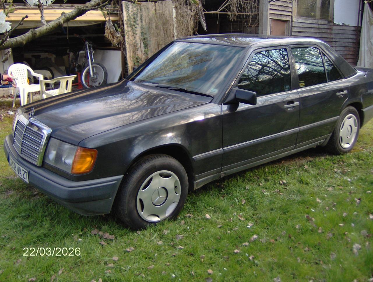 MERCEDES 300 D W124130 - 1988 LesAnciennes.com
