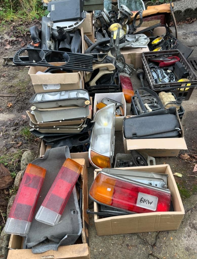 Lot de pièces BMW Ancienne LesAnciennes.com