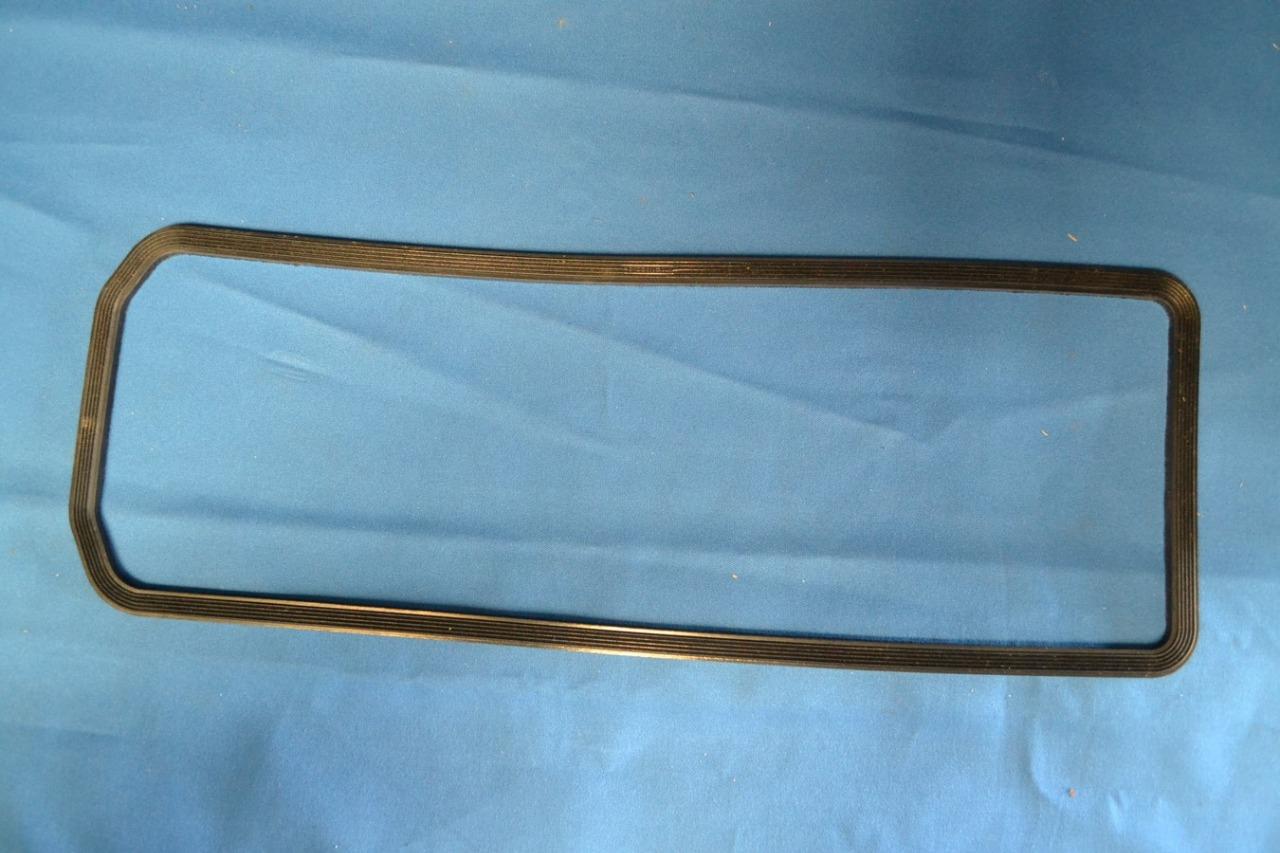 Joint cache culbuteurs PEUGEOT 104 LesAnciennes.com