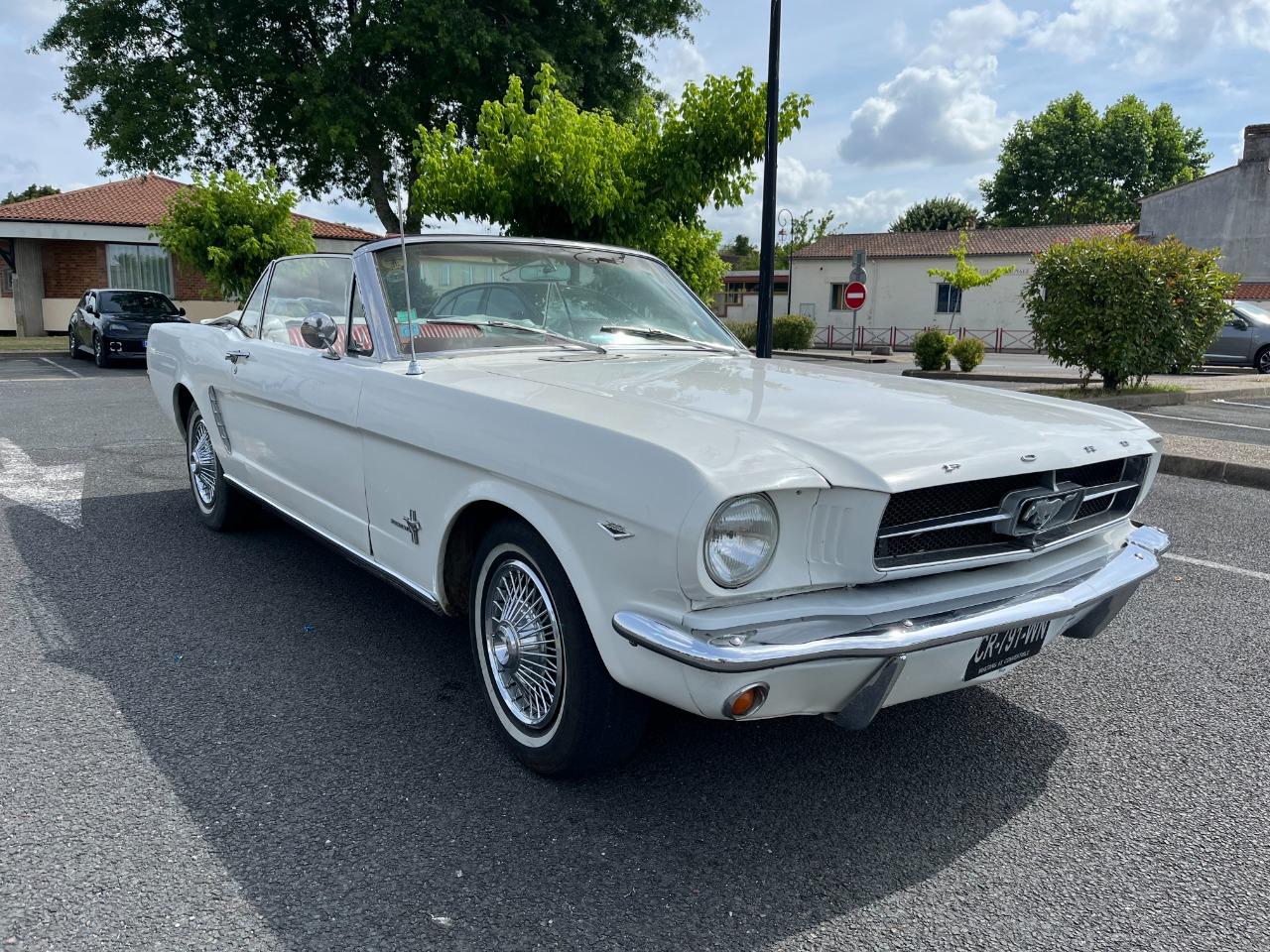FORD Mustang 289 ci - 1965 LesAnciennes.com