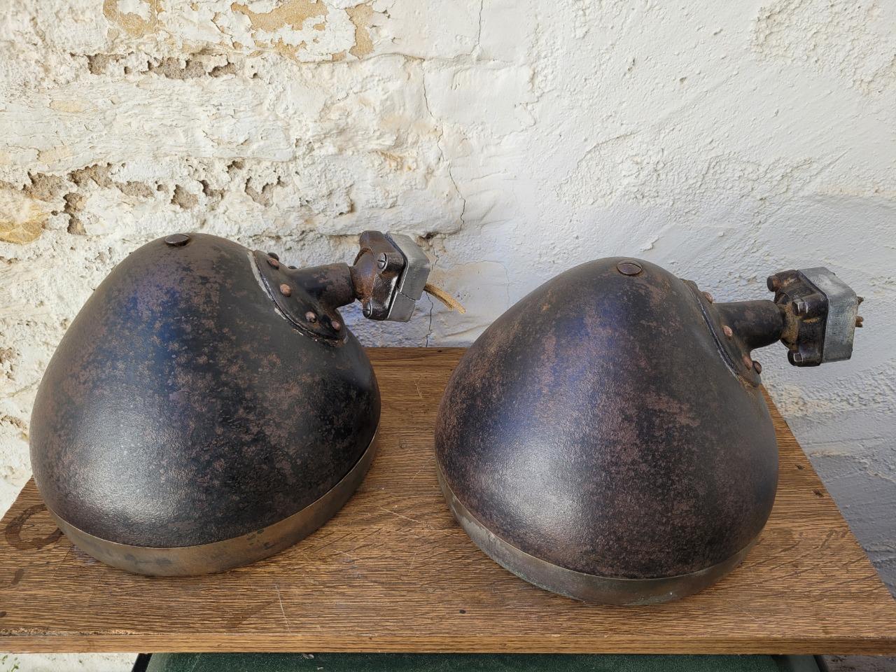 Phares RENAULT KZ camion LesAnciennes.com